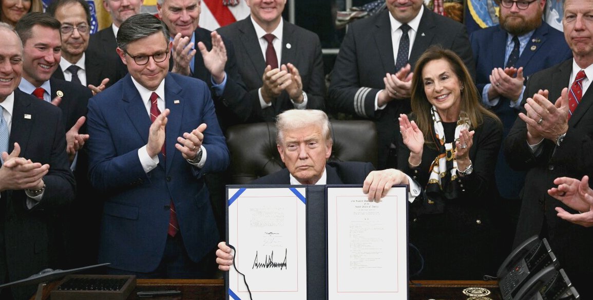 Trump averts U.S. Government Shutdown, Democrats Agree on Temporary DHS Funding Deal