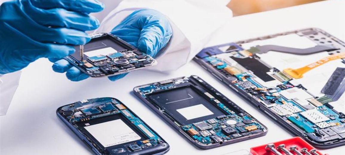 Inside the Science of Smartphone Materials: What Makes Them Stronger and Smarter